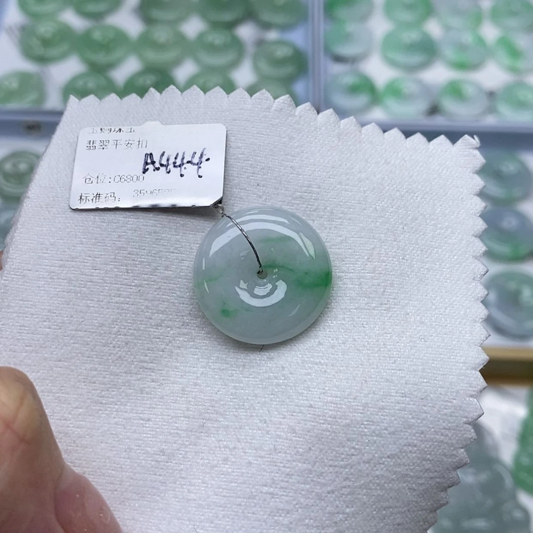 【闪购商品】翡翠颈饰未镶嵌平安扣