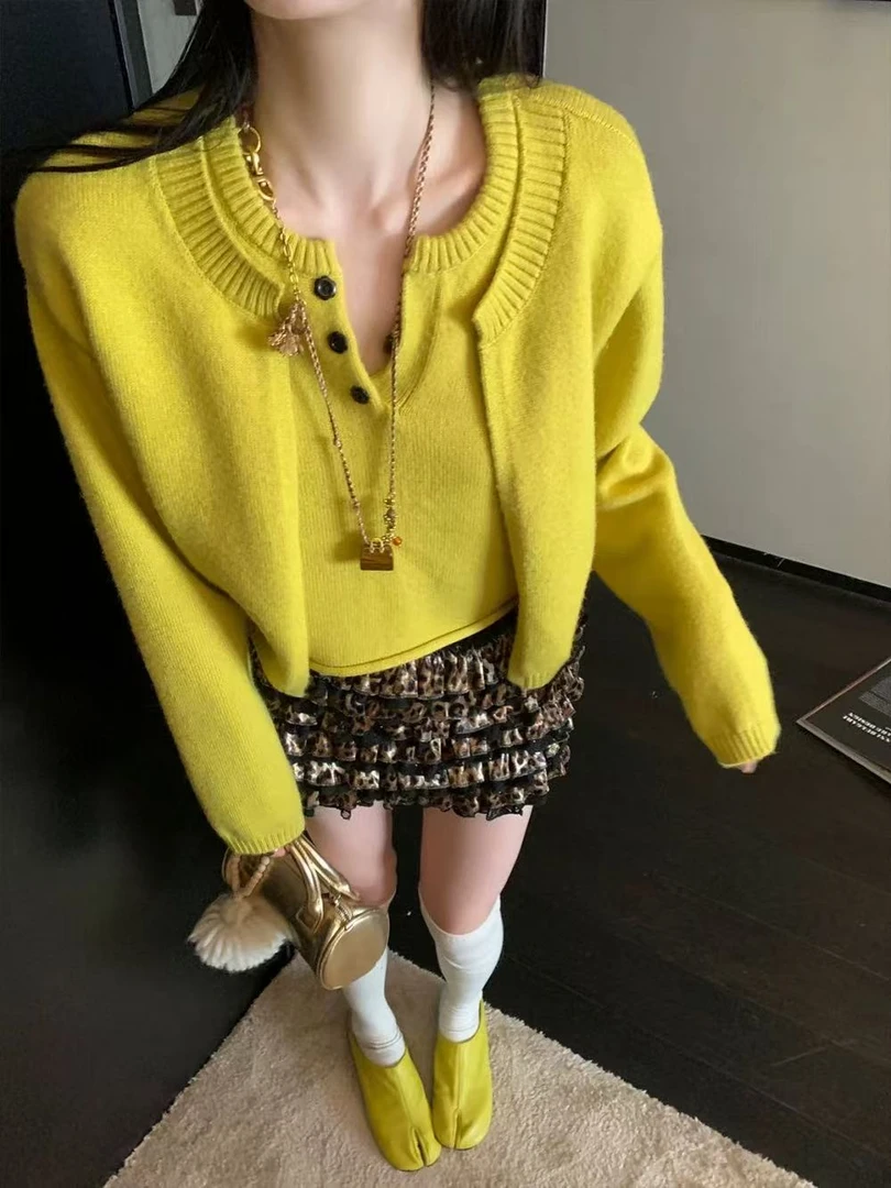 假两件针织衫秋季新短款慵懒风软糯毛衣圆领长袖上衣独特漂亮小衫