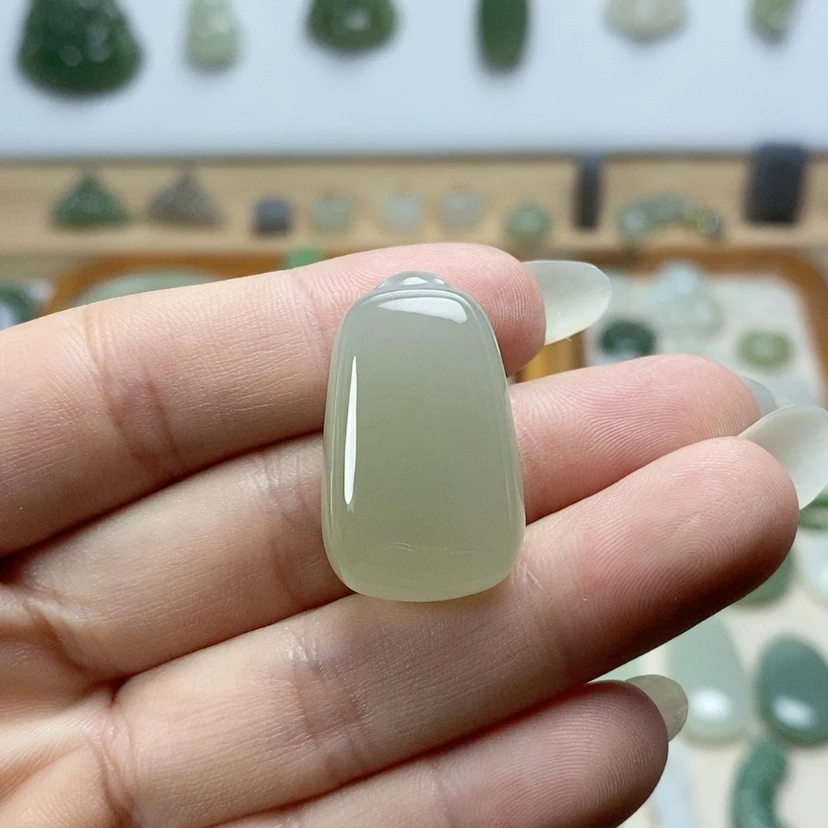 【闪购商品】颈饰未镶嵌和田玉