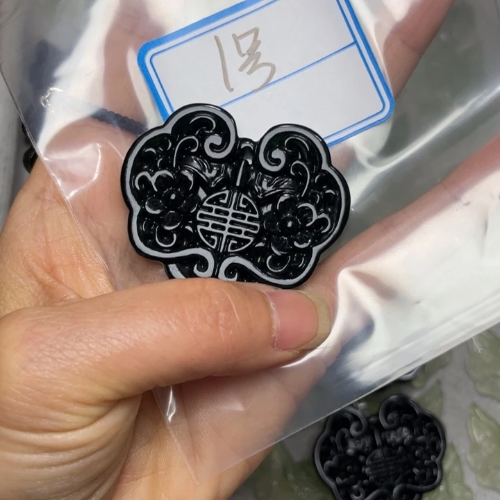 蛇纹石玉合金车挂财****光