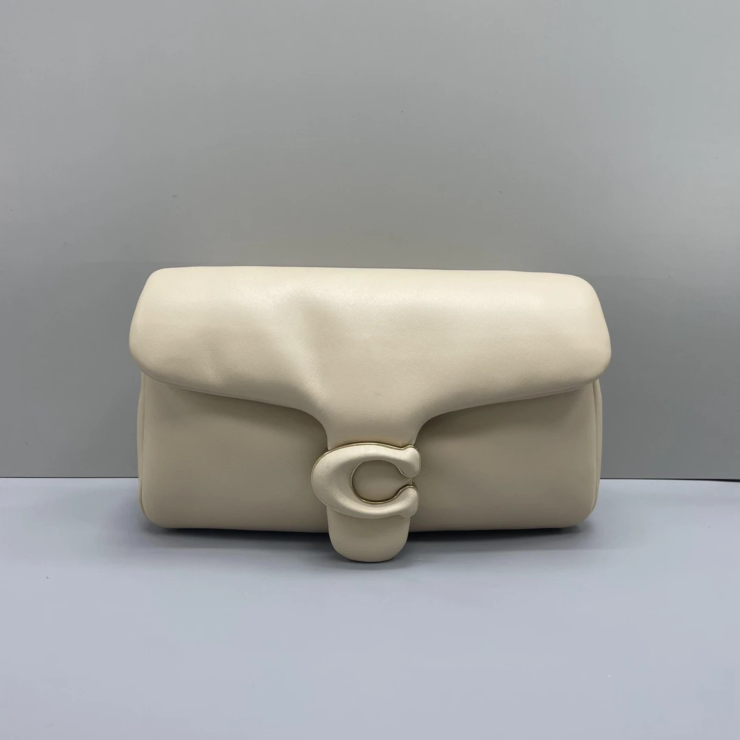 95新 COACH/蔻驰 小林/tabby26米白色云朵包26*14*8cmA060810