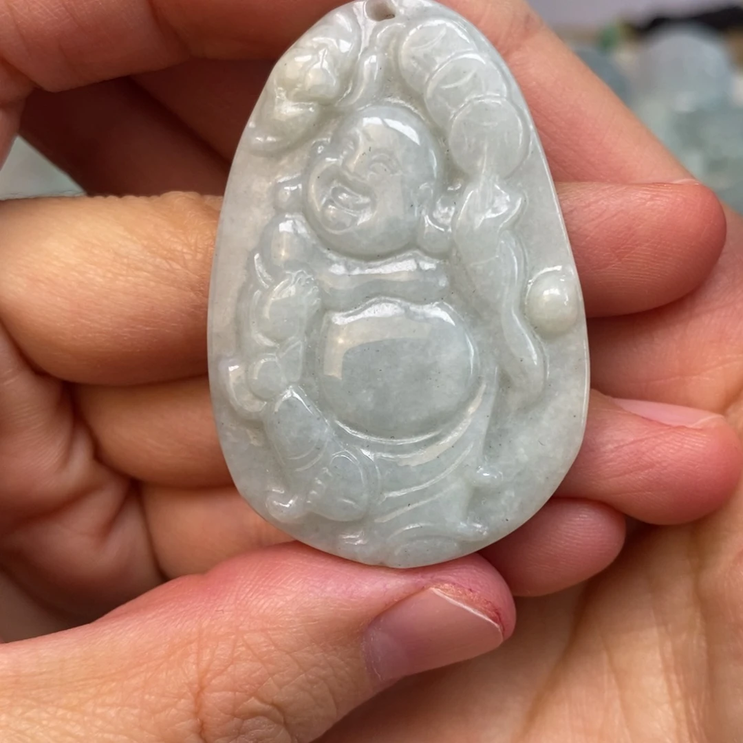 翡翠颈饰未镶嵌佛公