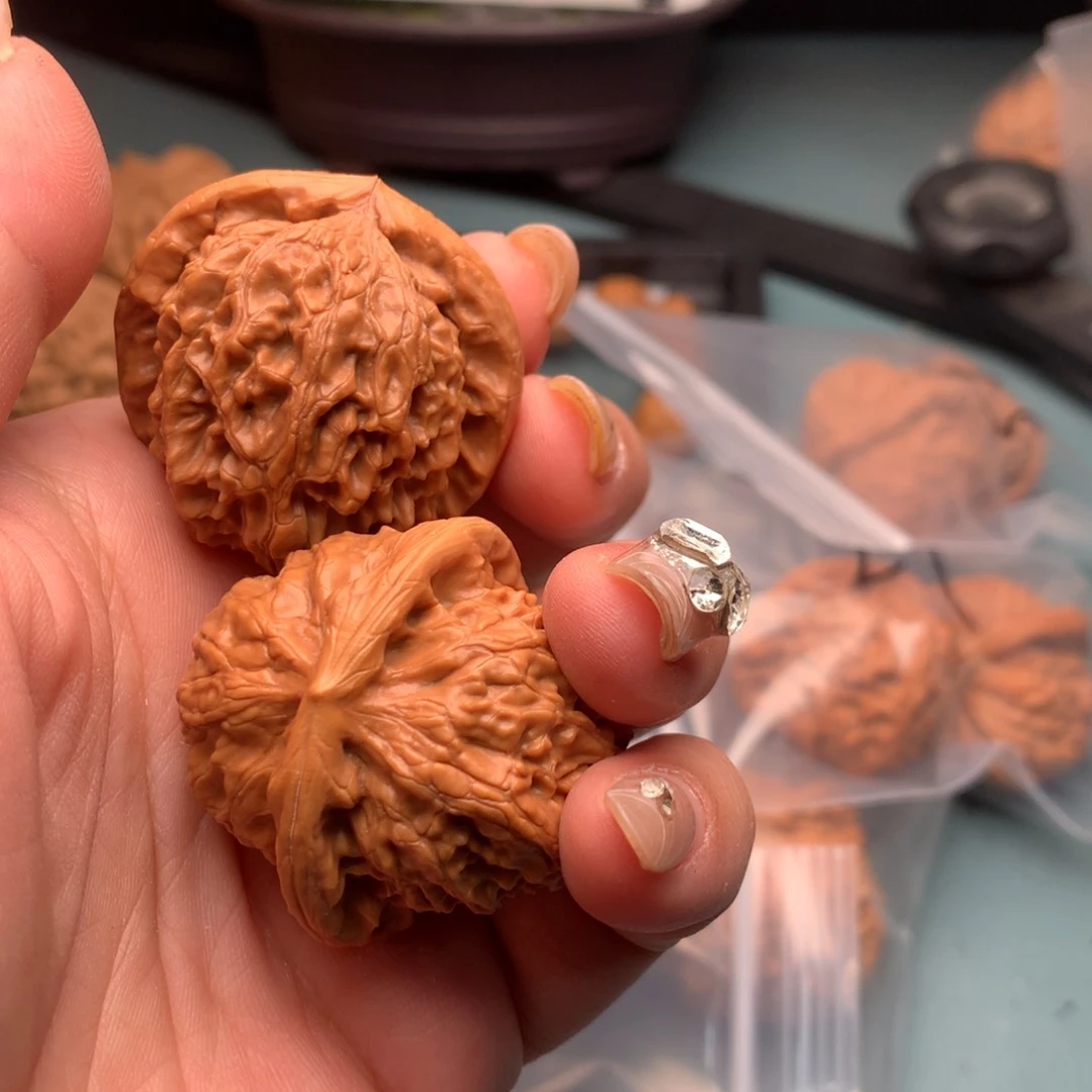 文玩核桃把件颜*人颜送