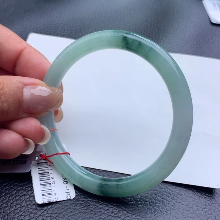 翡翠手镯未镶嵌天然翡翠手镯