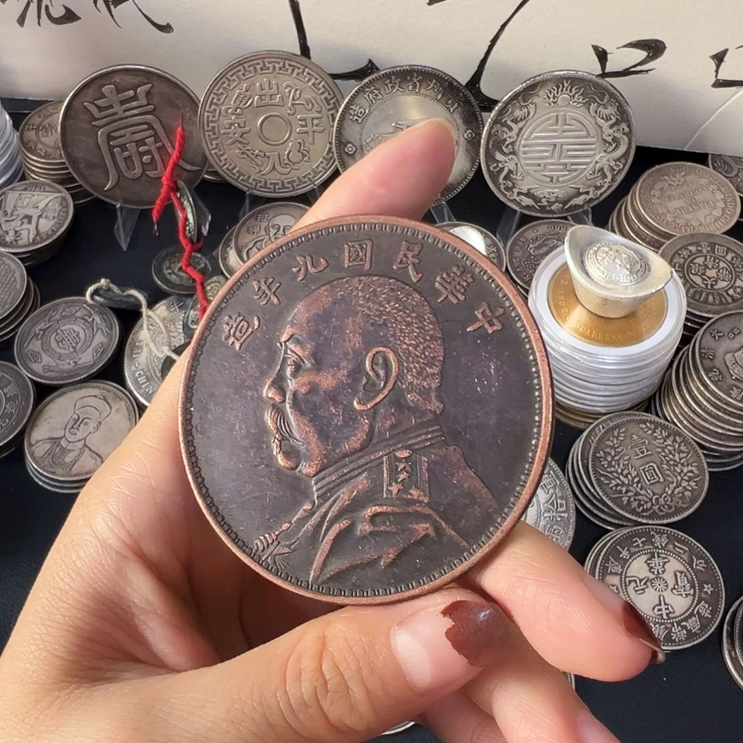 金属银元复古风格摆件
