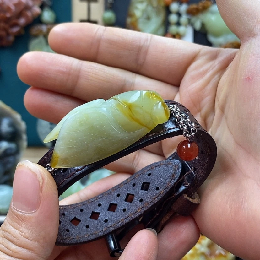 【闪购商品】蛇纹石玉手牌未镶嵌