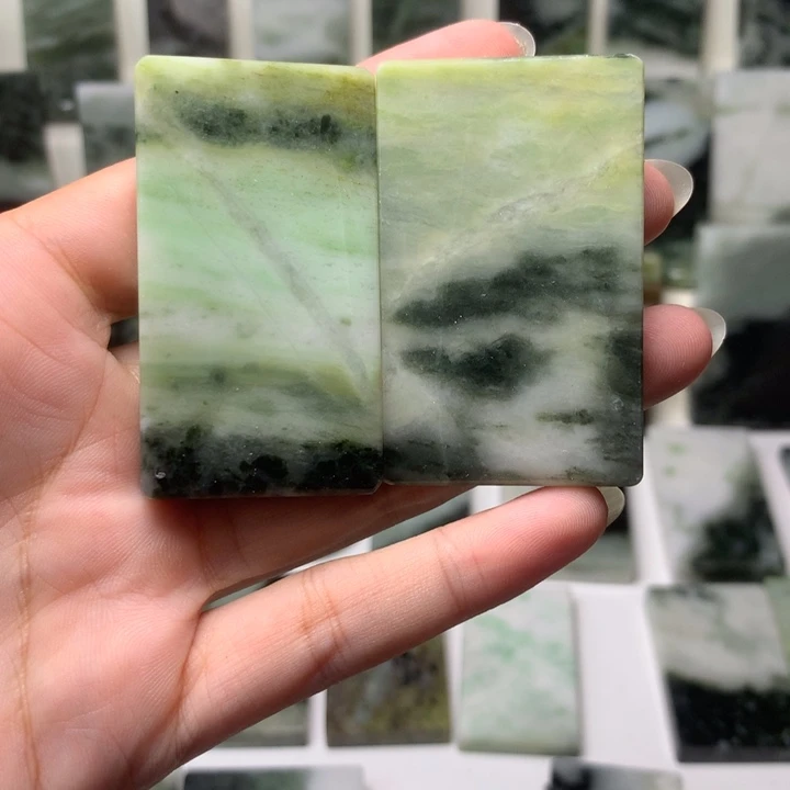 独山玉未镶嵌颈饰