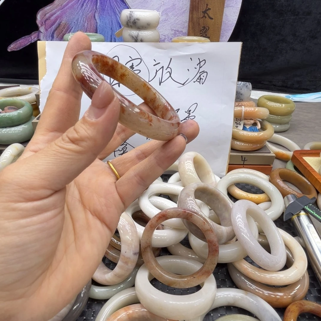 天***7石英质玉未镶嵌手镯