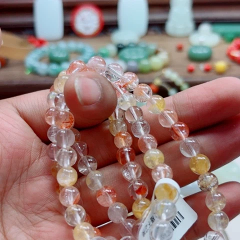 未镶嵌颈饰水晶多样性