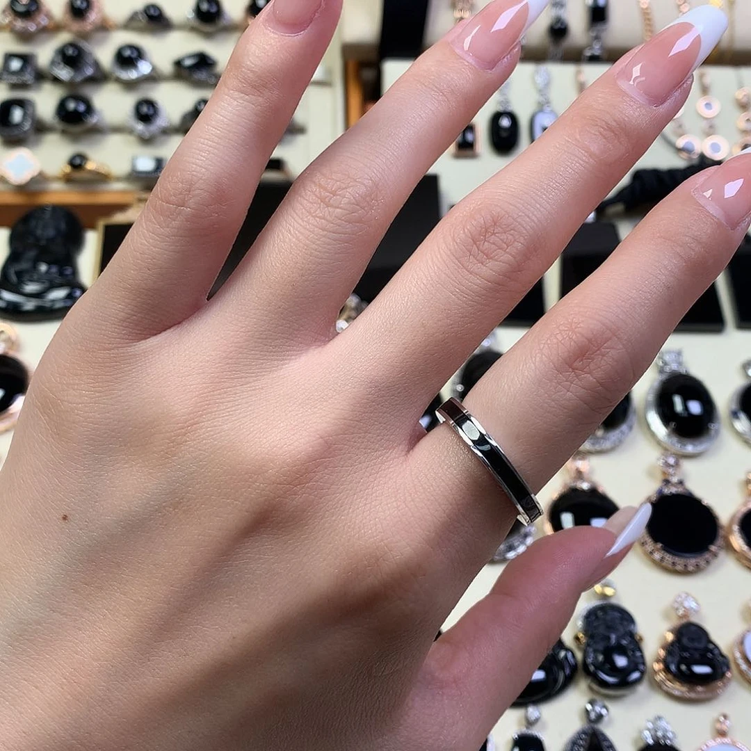 翡翠戒圈18K金镶嵌墨翠