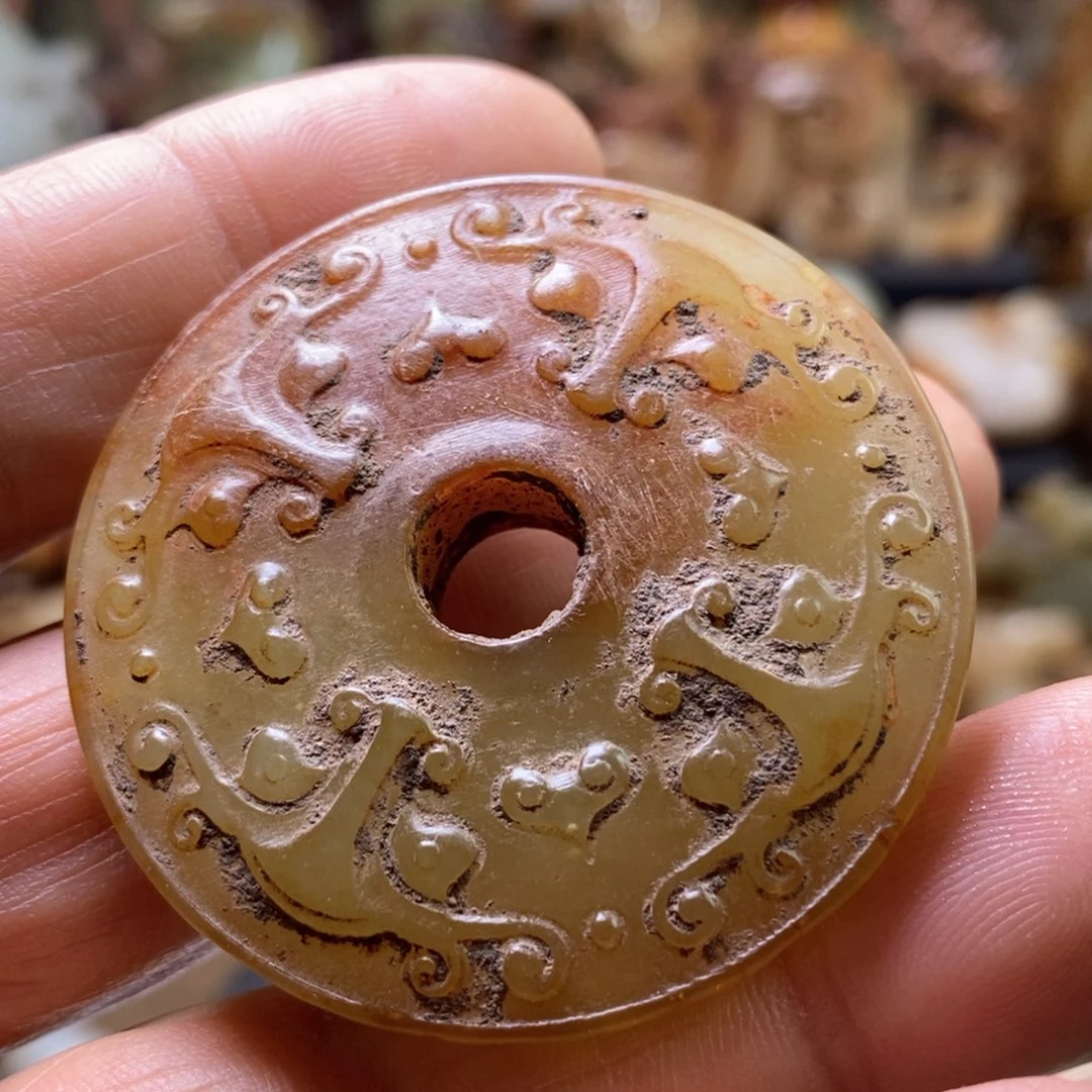 颈饰未镶嵌和田玉（青玉）