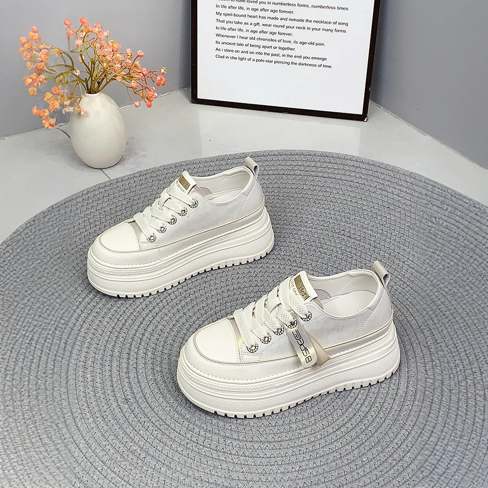 厚底小白鞋女2025新款秋季显瘦轻便圆头松糕底增高休闲单鞋潮女款