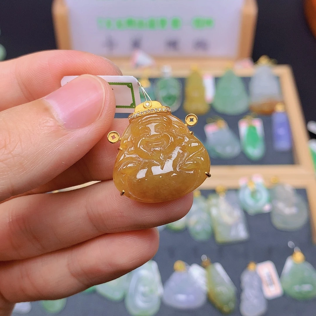 翡翠18K金镶嵌颈饰翡翠