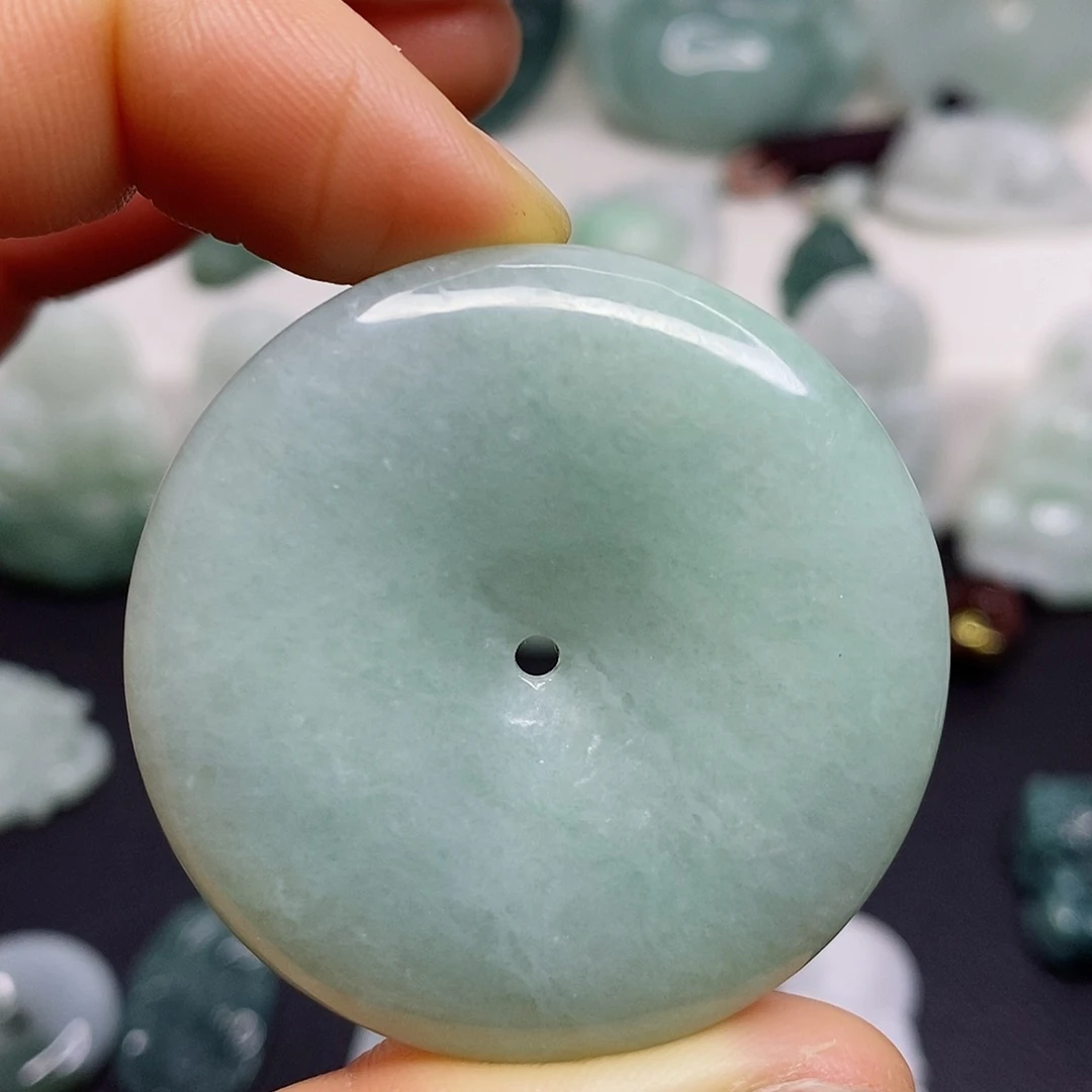 翡翠颈饰未镶嵌吊坠