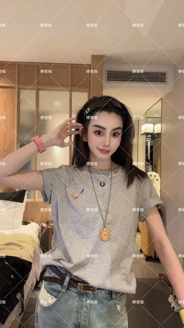 『婷老板』新款、彩虹爱心刺绣三色短袖T恤111-8