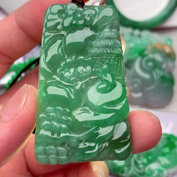 翡翠未镶嵌吊坠(不含链)