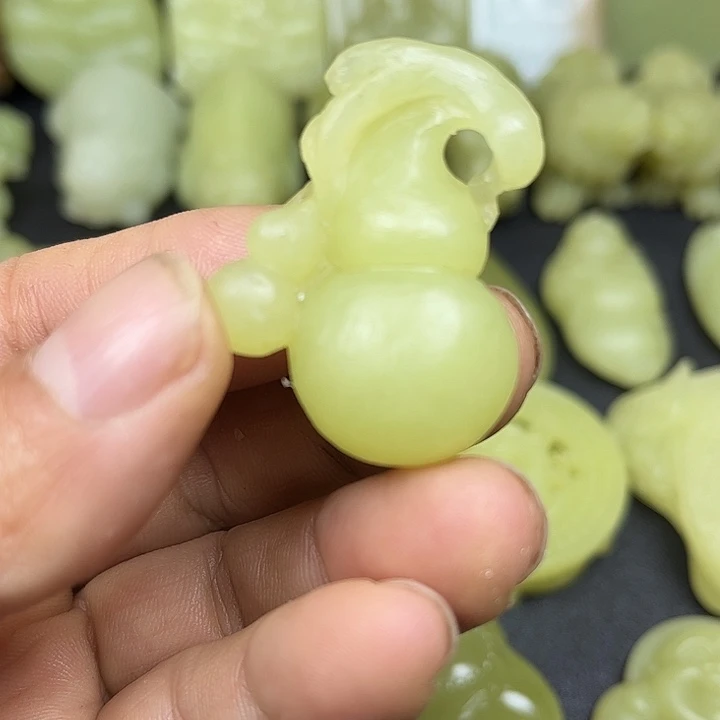 和田玉（糖玉）未镶嵌颈饰