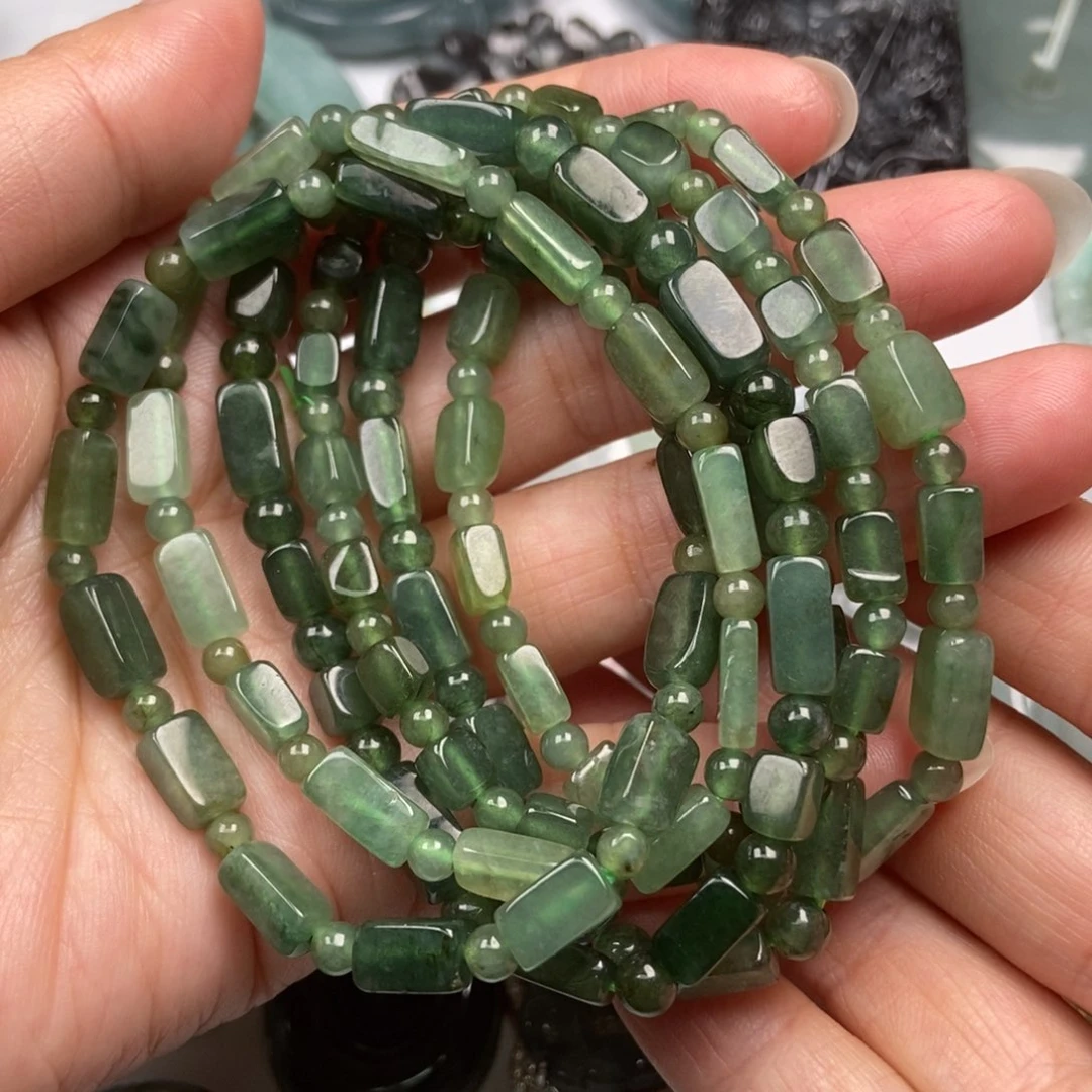 都***堰翡翠未镶嵌颈饰翡翠