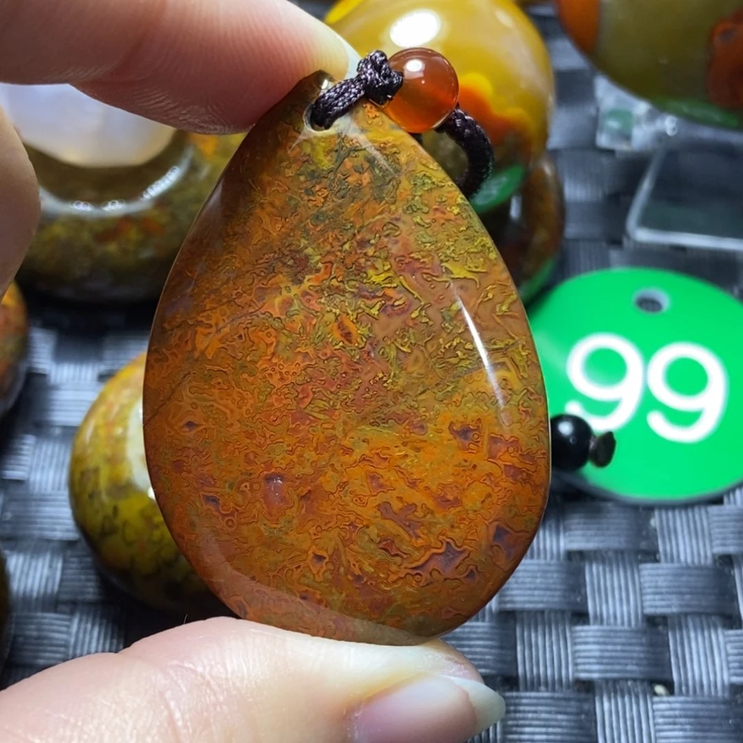 未镶嵌颈饰玛瑙/玉髓逍**月