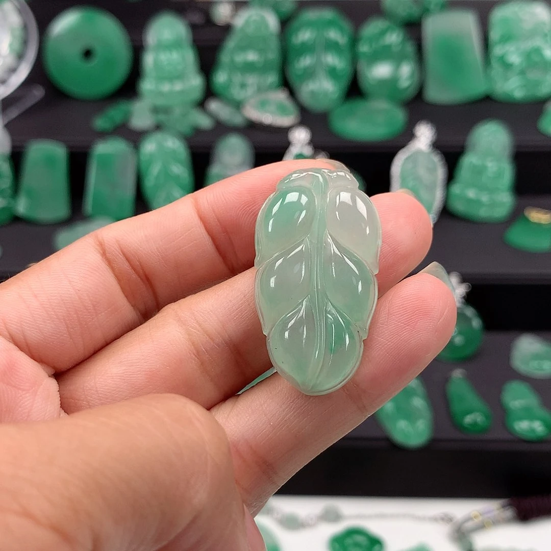 石英质玉（非洲翠）吊坠未镶嵌