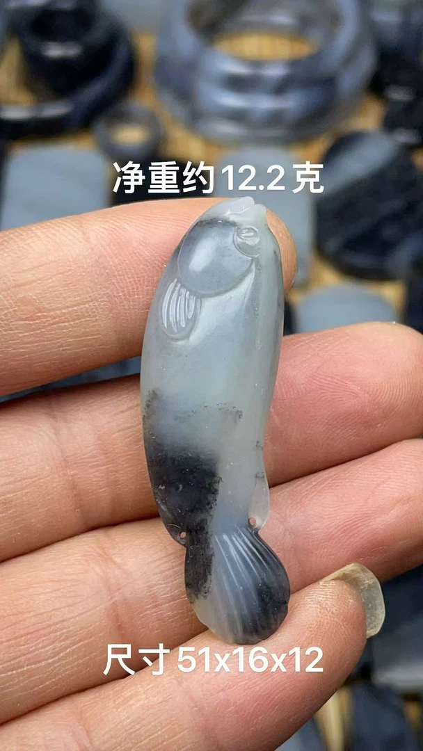 天然和田玉籽 料青花手工精雕意境小鱼吊坠挂件