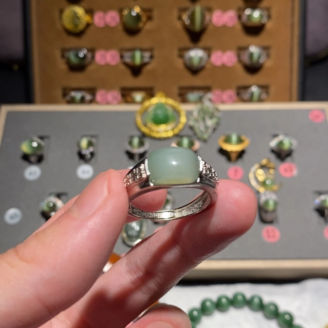 和田玉未镶嵌戒指