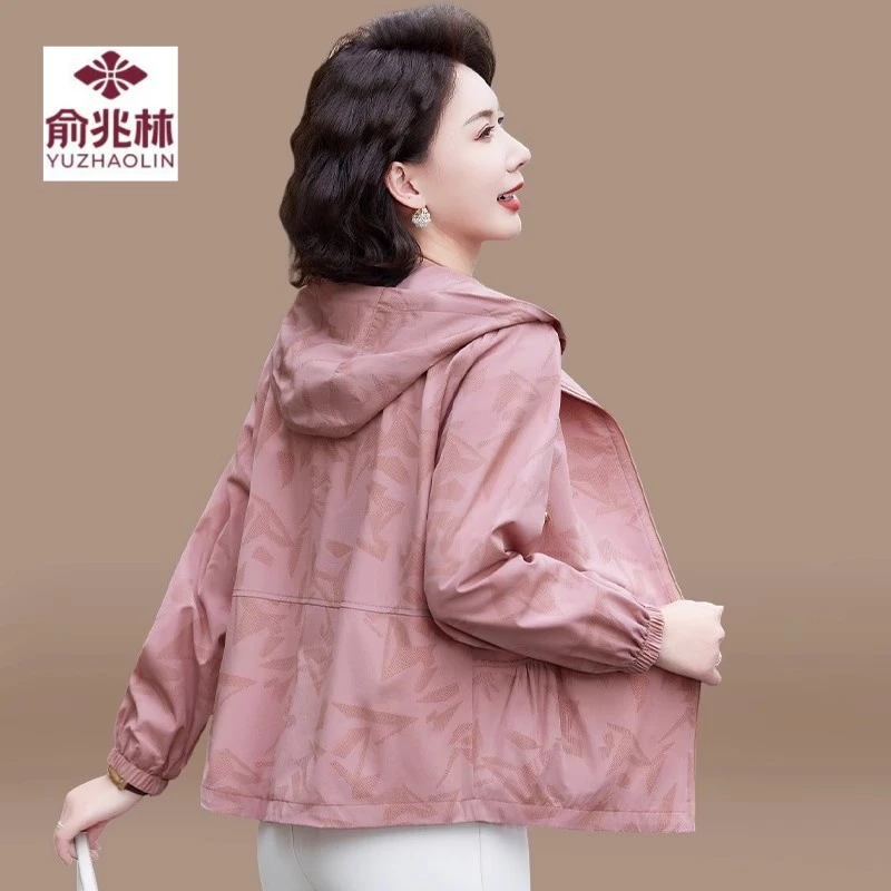 2025新款妈妈春秋夹克外套女薄款中老年休闲宽松连帽减龄时尚上衣