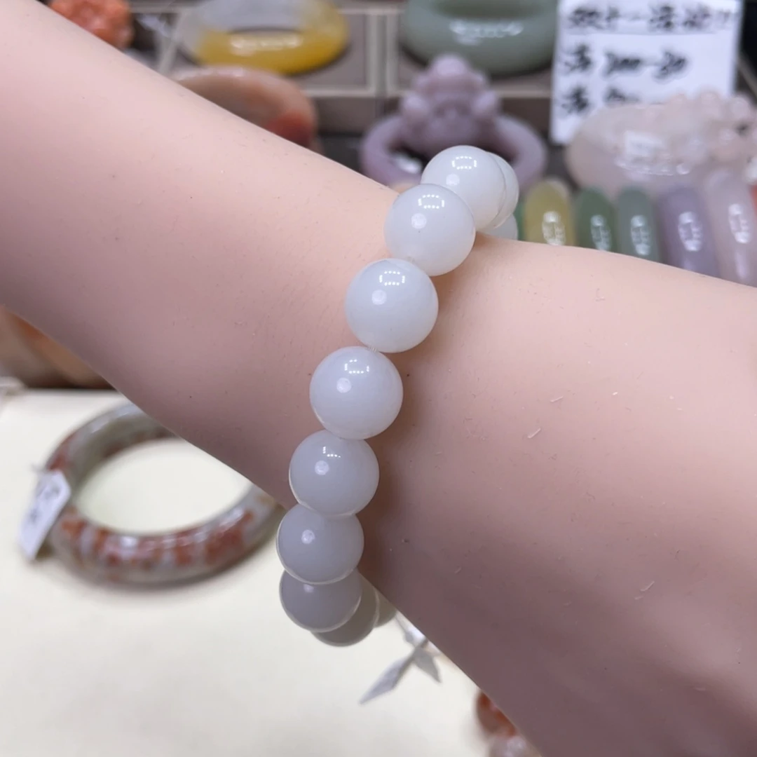 未镶嵌手镯石英岩玉