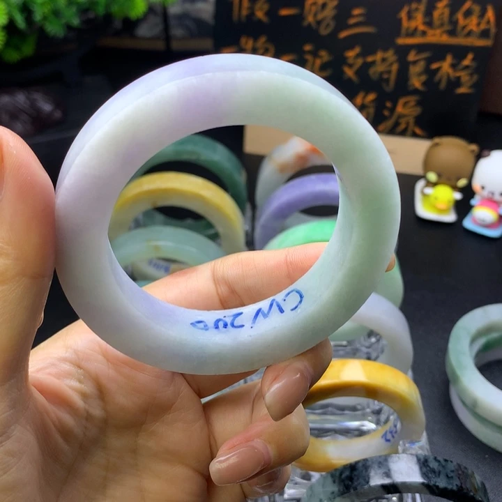 定制翡翠未镶嵌手镯