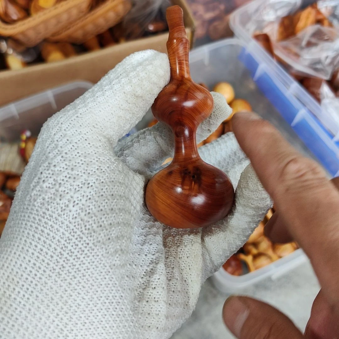 天***。太行崖柏手工艺品