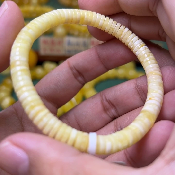 蜜蜡未镶嵌珠宝奇石