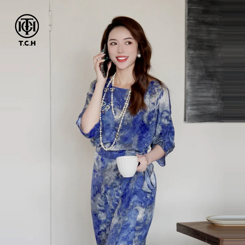 TCH私服秋款烫钻新时尚淑女百搭新潮流连衣裙T75C30E1023轻奢tch