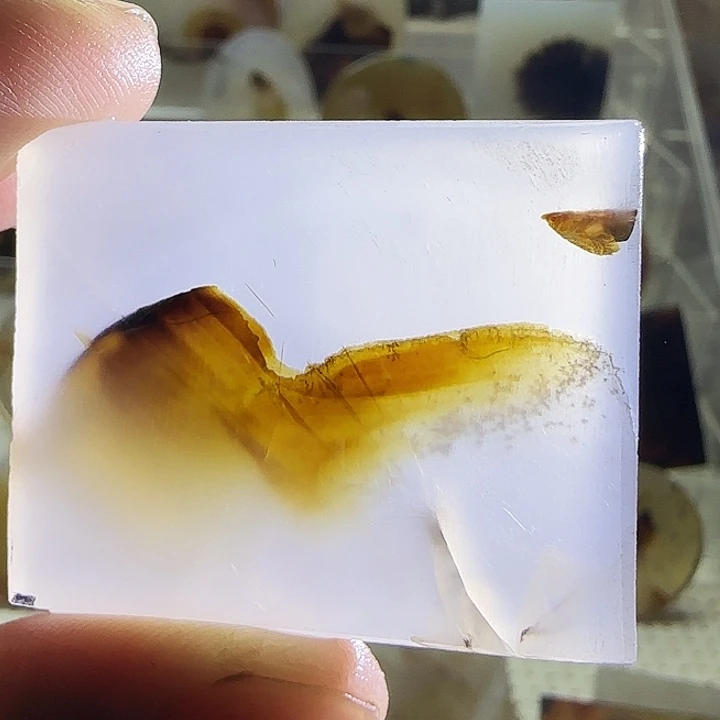 玛瑙/玉髓未镶嵌珠宝奇石