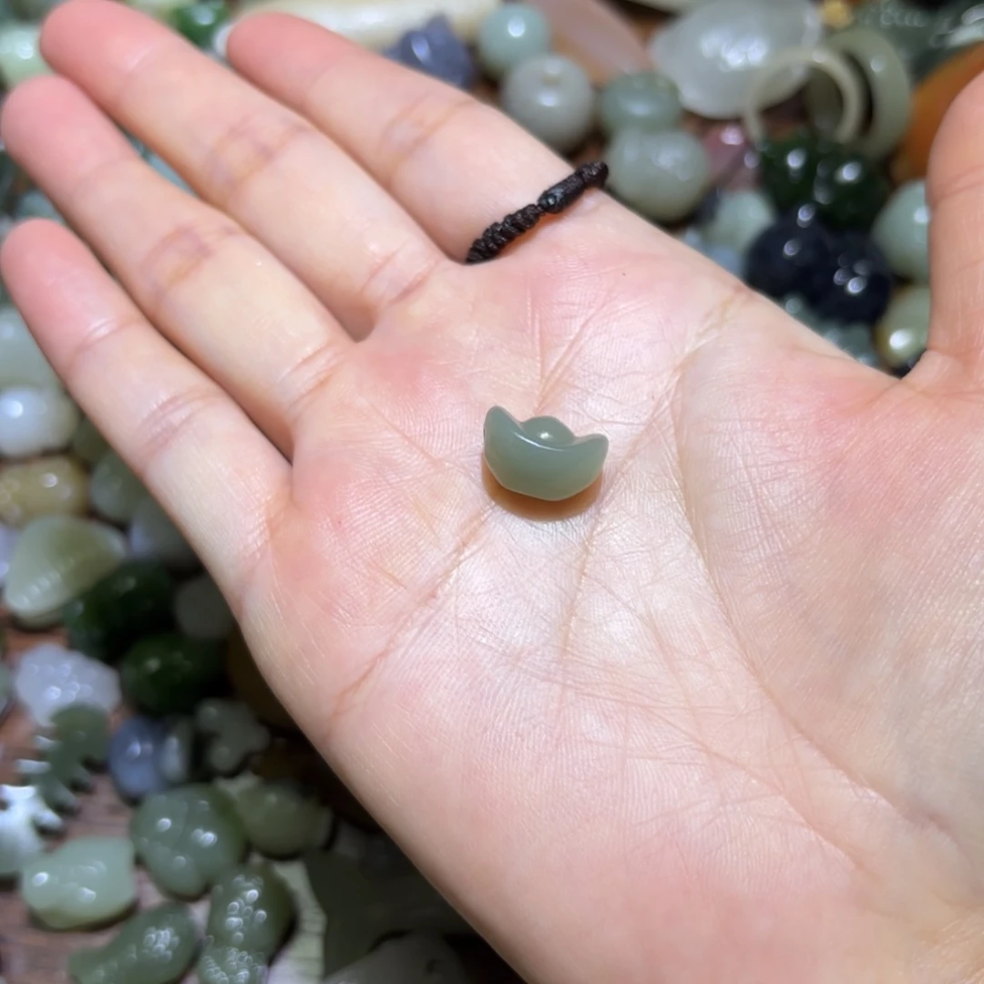 和田玉珠宝半成品未镶嵌青**音