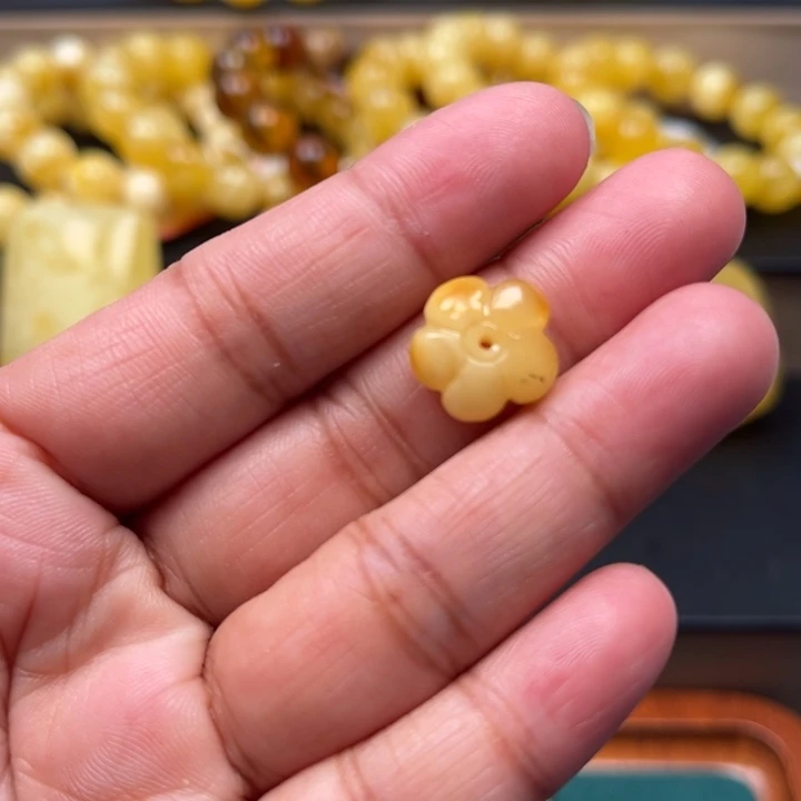 琥珀未镶嵌珠宝奇石M55号微瑕