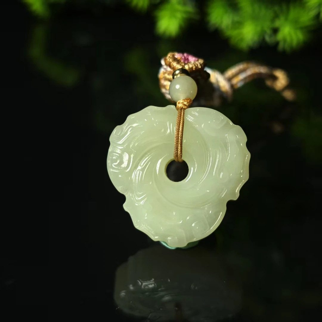 lot6814 时来运转 和田玉黄玉 29.8*29*10.5mm 19.2g