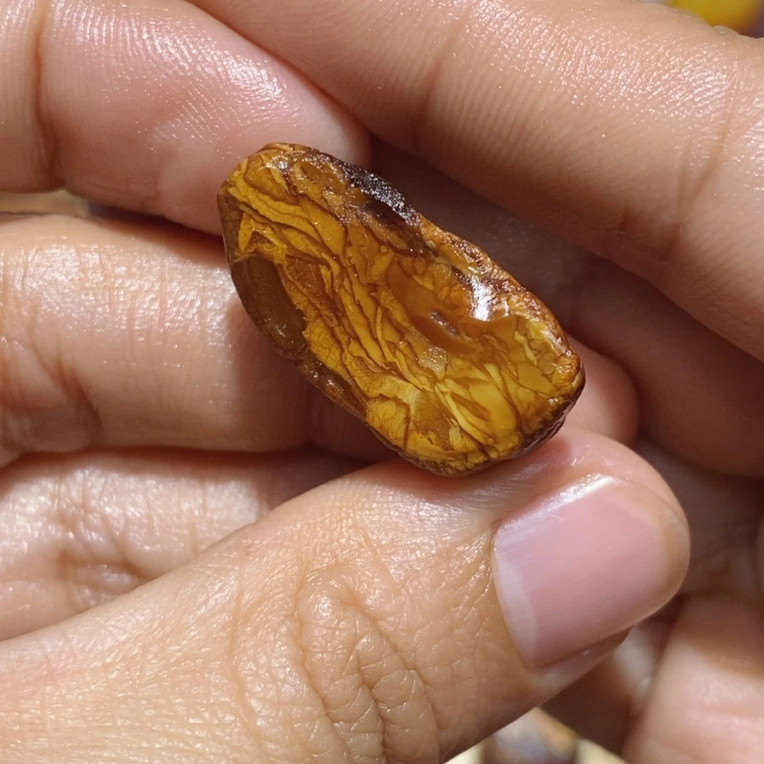 定制琥珀蜜蜡原石