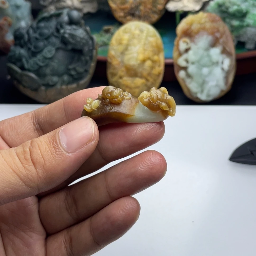 定制翡翠未镶嵌龙沟