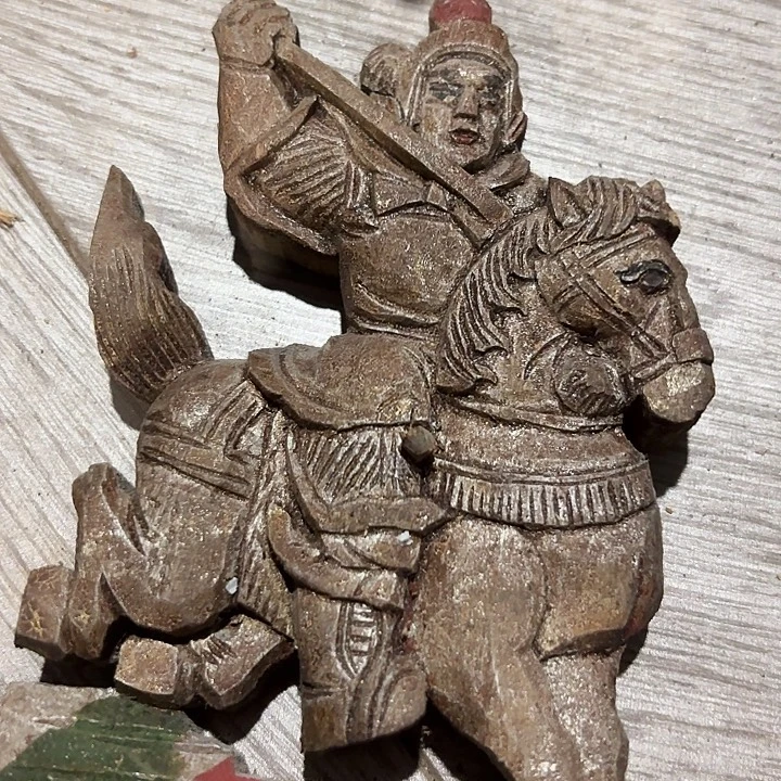 轻***醉香榧木老木雕老人物花板