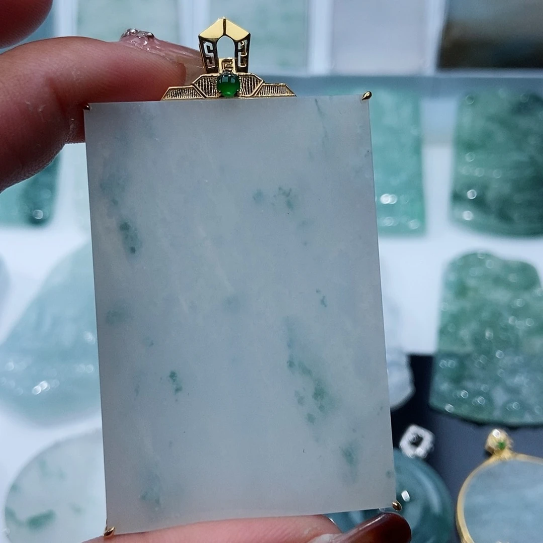 翡翠吊坠(不含链)18K金镶嵌