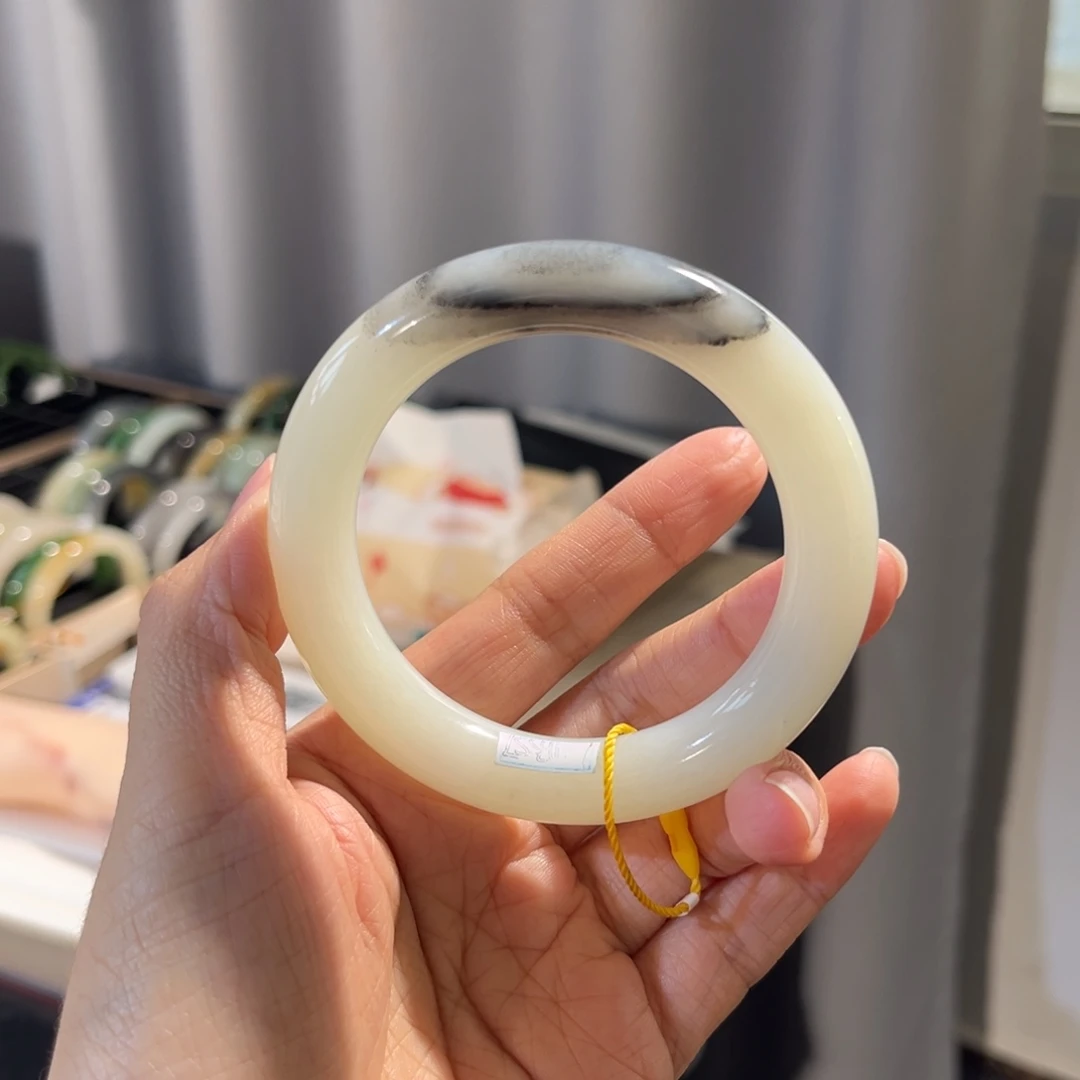 和田玉未镶嵌手镯  「聚墨青花」