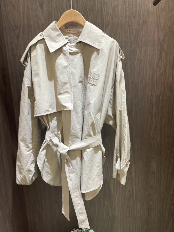 芭家2025年春款简约百搭一手长带腰带风衣外套93F6876-799B