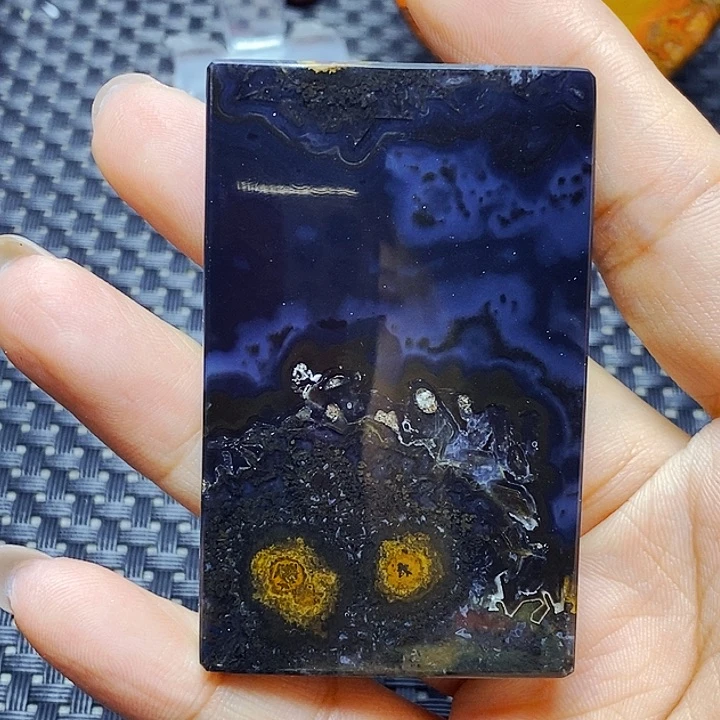 玛瑙/玉髓颈饰未镶嵌明**月
