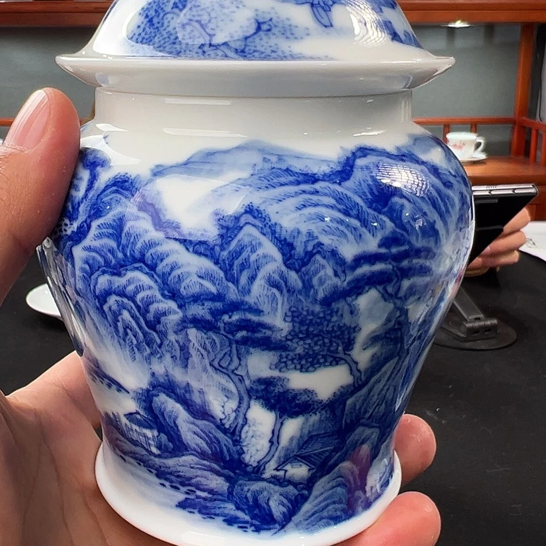 冬**阳青花山水将军罐