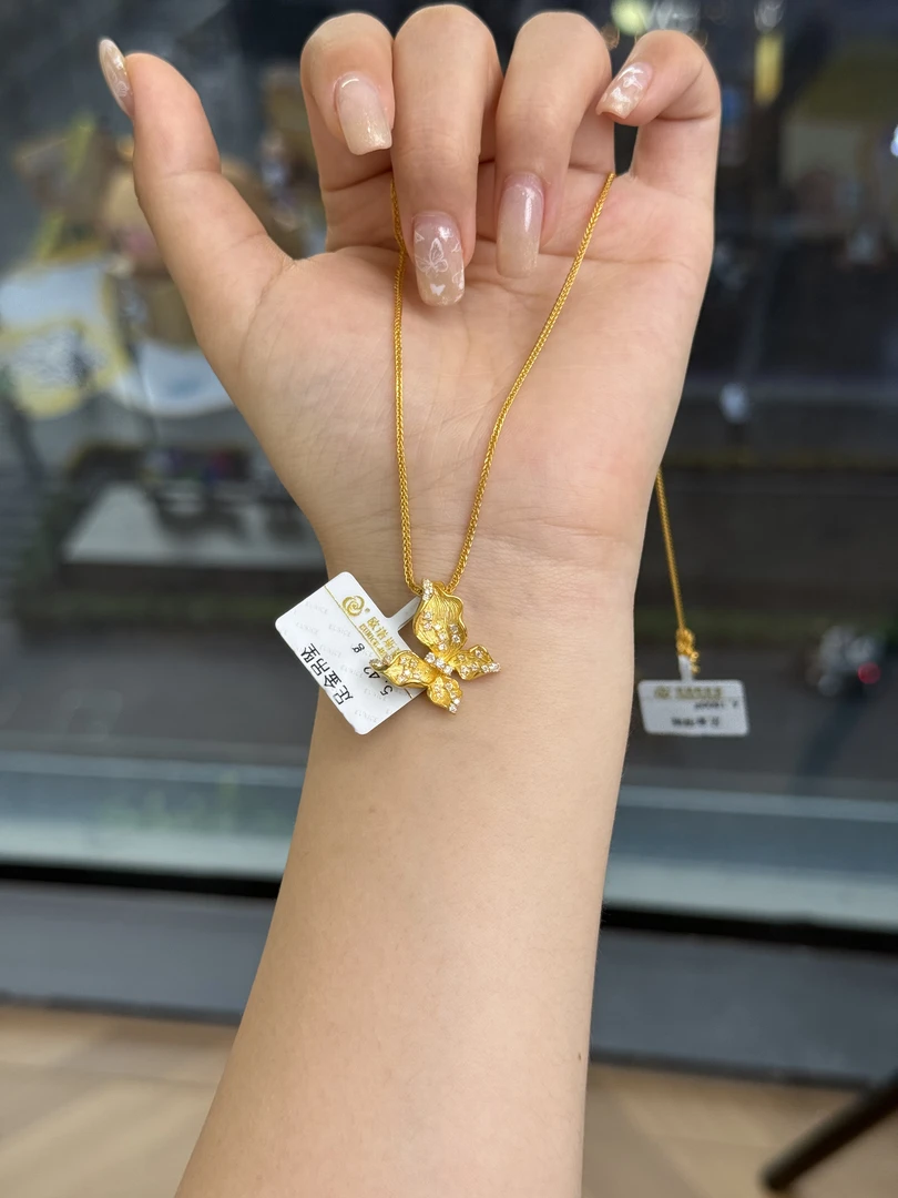 足金999  镶嵌盈盈漫舞蝴蝶吊坠（不含链）
