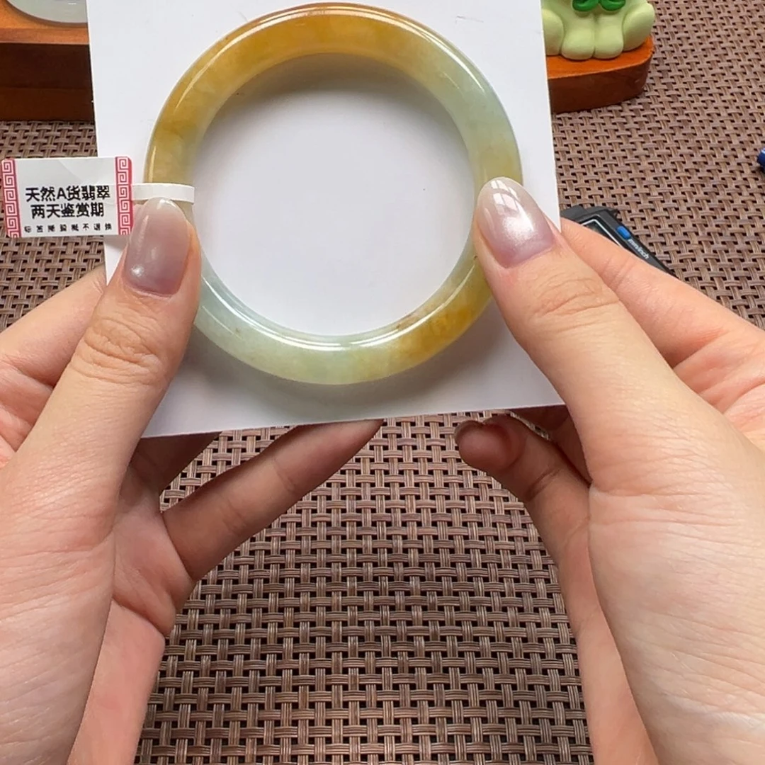 翡翠未镶嵌手镯芬达黄翡手镯