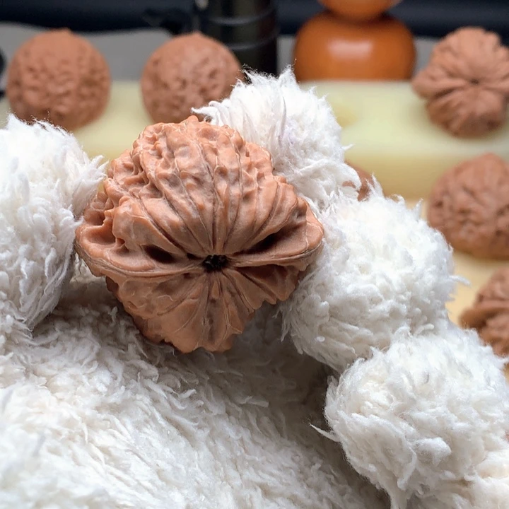 文玩核桃把件龙首蛙