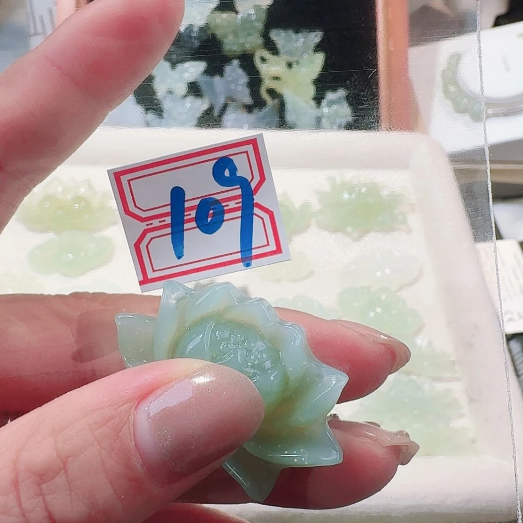 蛇纹石玉颈饰合金精美礼品