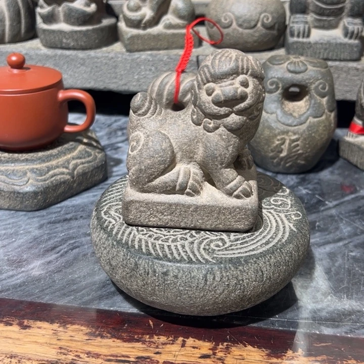 想***步石材镇纸狮子+鱼跃龙门底座