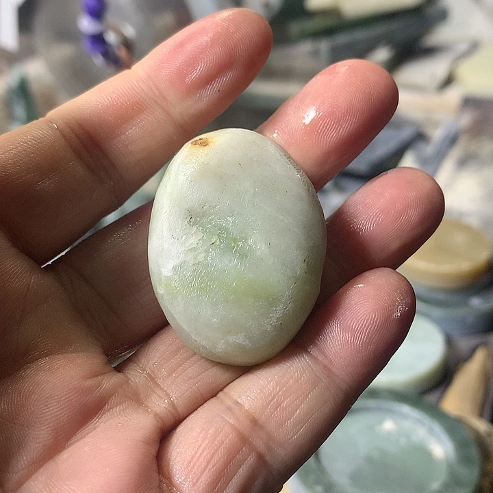 颈饰未镶嵌和田玉（糖玉）